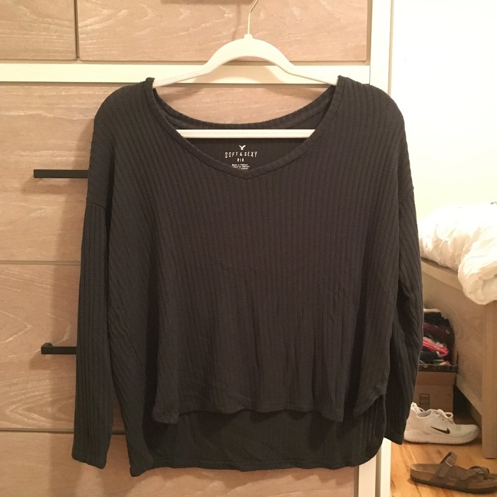 Dark Green v-neck ribbed top
